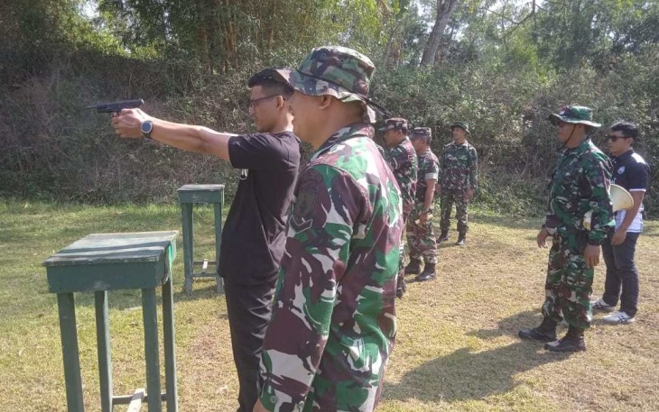 Latihan menembak bersama unsur Forkopimda Pacitan, Rabu (30/8)