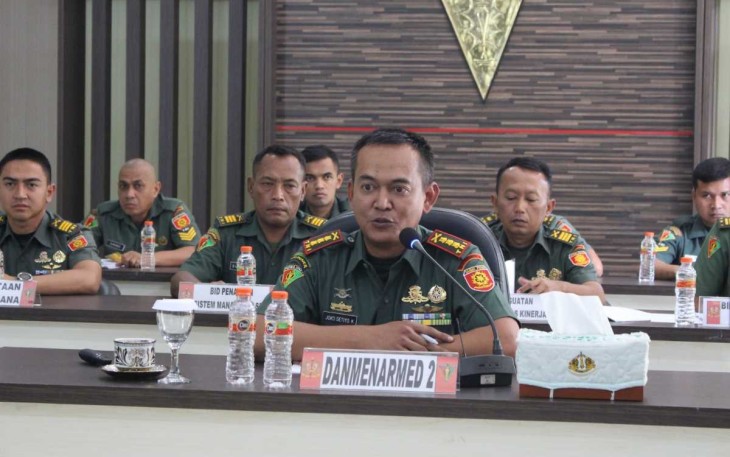 Danmenarmed 2 Kostrad Kolonel Arm Joko Setiyo Kurniawan saat Zoom Meet Desk Evaluasi dan Wawancara Penilaian ZI Tingkat Nasional, Senin (4/9)