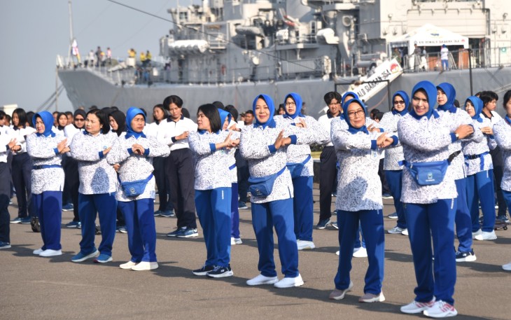 Senam SKJ  bersama  dalam rangka Naal Base Open Day