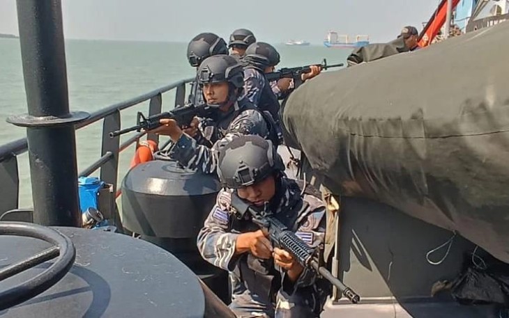 Taruna AAL Jalani Pemantapan Profesi Matra Laut On Board Unsur Satkal AAL, Rabu (27/9)