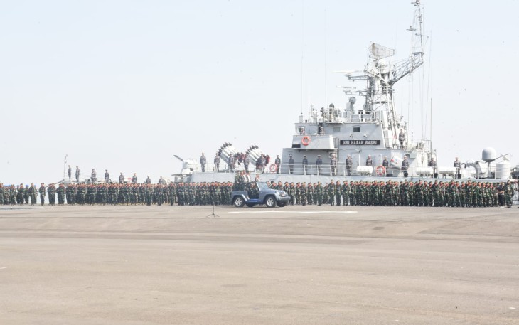 Gladi Bersih HUT Ke-78 TNI di Surabaya