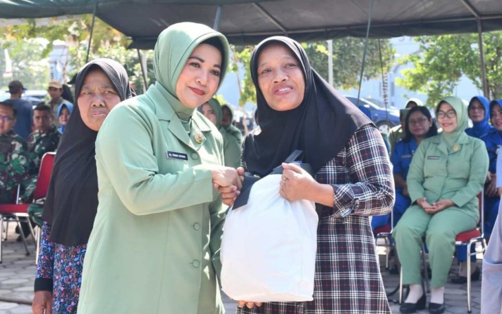 Baksos HUT ke-78 TNI di Kediaman Panglima TNI Laksamana Yudo Margono, Jum'at (6/10)