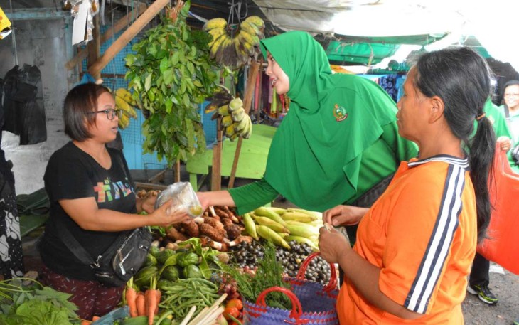 Ketua Persit KCK Koorcab Rem 023 PD I/BB Ny Diah Lukman Hakim