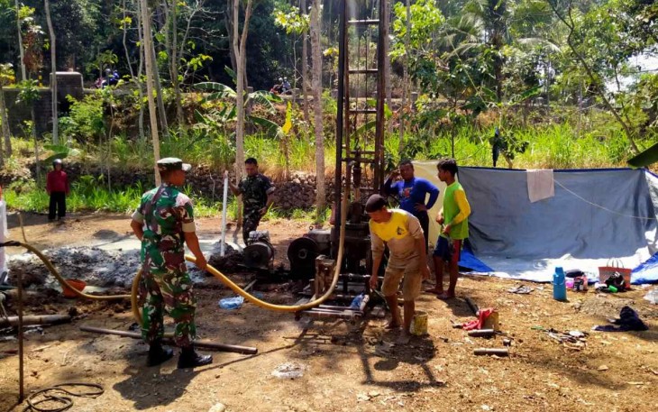 Pembangunan sumur bor di wilayah desa binaan 