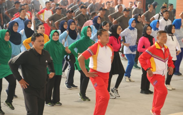 Panglima TNI Laksamana Yudo Margono saat olahraga bersama di Kabupaten Madiun, Jum'at (20/10)