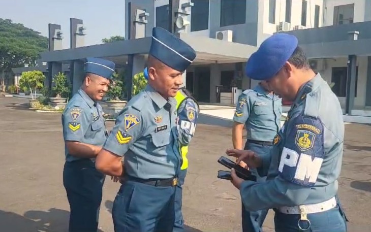 Pemeriksaan Smartphone Prajurit Lanudal Juanda, Jum'at (20/10)