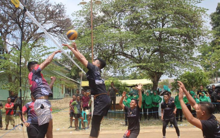 Team Volley Menarmed 2 Kostrad dalam lomba Volley peringati HUT Armed Ke-78