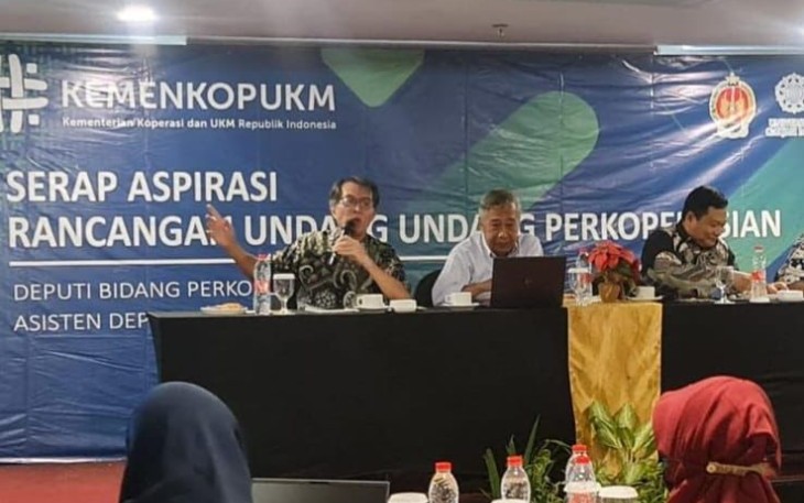 Pengamat Ekonomi Kerakyatan UGM Revrisond Baswir