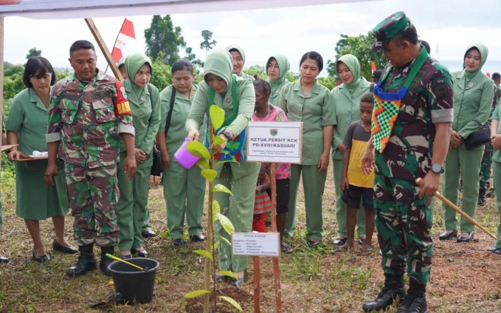 Tanam pohon peringati Hari Juang TNI AD di Kodam XVIII Kasuari 