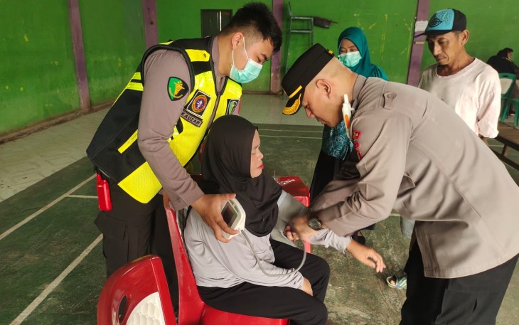 Polda Kalteng Gelar Bakti Kesehatan untuk Masyarakat Kuala Kuayan