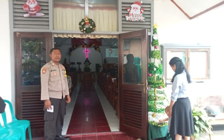 Personel Polsek Lebong Utara Laksanakan Pengamanan Ibadah di Gereja GKII