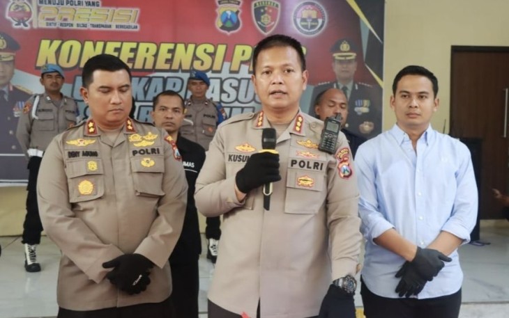 Kapolresta Sidoarjo Kombes Pol Kusumo Wahyu Bintoro saat memberikan keterangan pers 