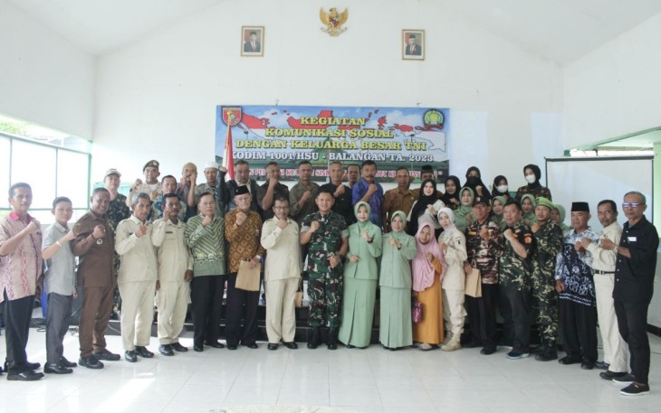 Dandim 1001/HSU-BLG Letkol Inf Dhuwi Hendradjaja komsos bersama KBT, Selasa (16/5) 