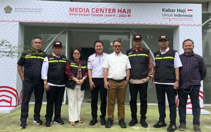Dirjen PHU, Staf Khusus Menag dan Pejabat di Dirjen PHU saat meninjau kesiapan MCH Jakarta, Sabtu (20/5)