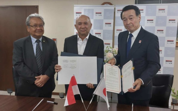 MenkopUKM Teten Masduki saat mendatangi MoU dengan SMRJ di Tokyo Jepang, Senin (31/7)