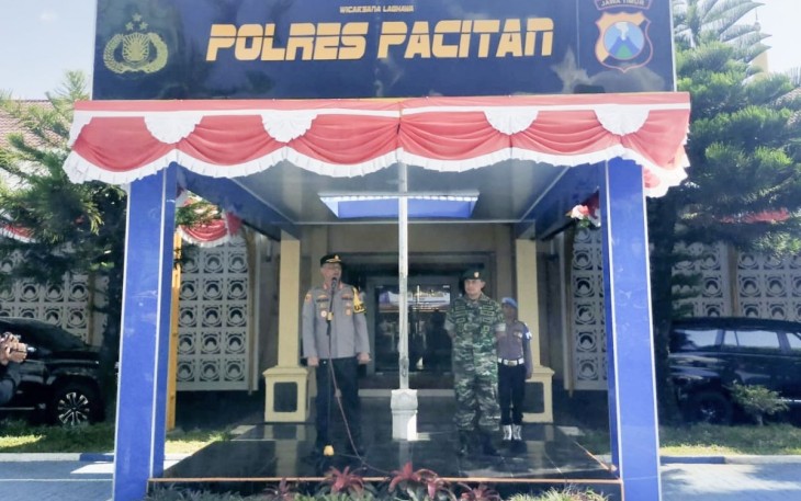 Dandim 0801/Pacitan Letkol Inf Roliyanto bersama Kapolres Pacitan, Jum'at (25/8)