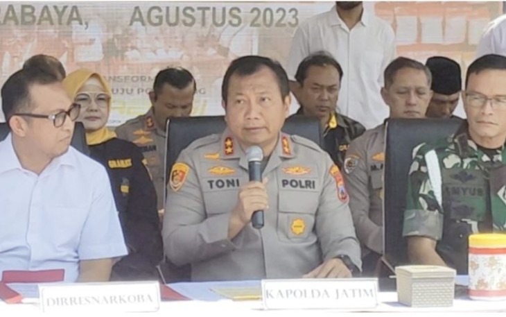 Kapolda Jatim Irjen Pol Toni Harmanto saat memberikan keterangan pers, Selasa (29/8)