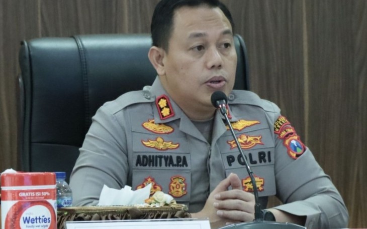 Kapolres Gresik AKBP Adhitya Panji Anom saat memberikan keterangan pers 