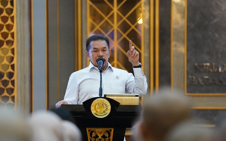 Jaksa Agung ST Burhanuddin saat memberikan ceramah kepada Siswa Pendidikan dan Pelatihan Pembentukan Jaksa (PPPJ) Angkatan LXXX (80) Gelombang II Tahun 2023, Kamis 30 November 2023 bertempat di Badan Pendidikan dan Pelatihan Kejaksaan Republik Indonesia.