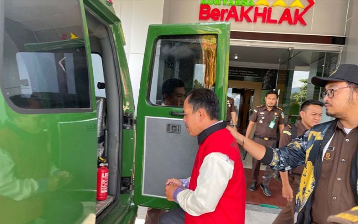 Kejaksaan Negeri Kepahiang melakukan penahanan tersangka H selama 20 hari berdasarkan surat perintah penahanan nomor PRIN-604/L.7.18/Fd.2/09/2023 tanggal 26 September 2023.