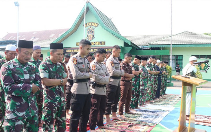 Kodim 1001/HSU-BLG saat Gelar Shalat Sunnah Istisqa