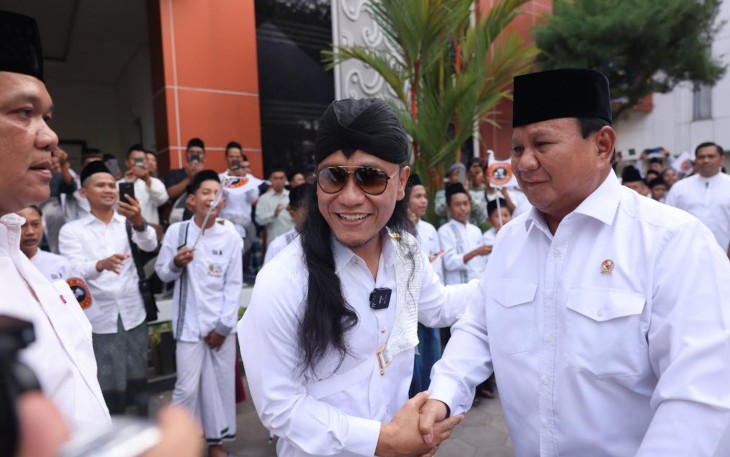 Menteri Pertahanan RI Prabowo Subianto saat disebut Gus Miftah, Pimpinan Pondok Pesantren Ora Aji Sleman, Yogyakarta, Jum'at (8/9/2023).