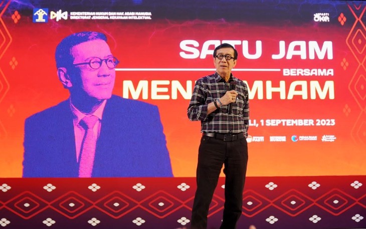 Menkumham Yasonna H. Laoly dalam kegiatan ‘Satu Jam Bersama Menkumham’ yang diselenggarakan di Universitas Udayana, Bali pada Jumat, 1 September 2023.
