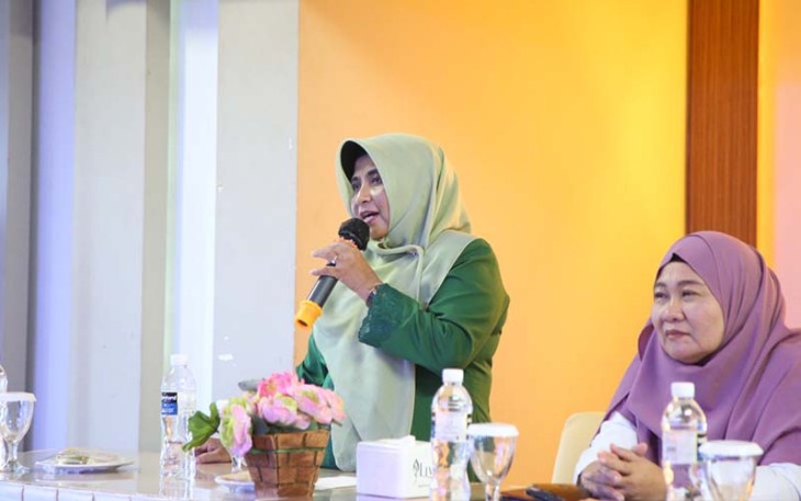 Wali Kota Tanjungpinang, Hj. Rahma, S.IP., M.M saat membuka kegiatan pelatihan kepada 200 Guru TPA dan TPQ se-Kota Tanjungpinang, di Plaza Hotel, Rabu (8/3).