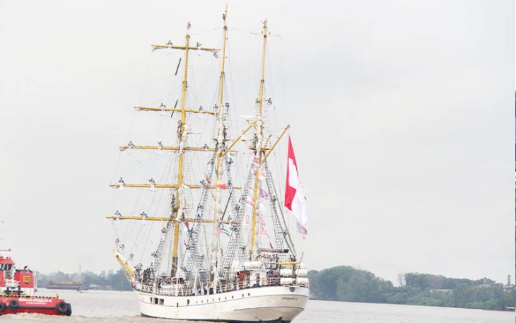 KRI Dewaruci  