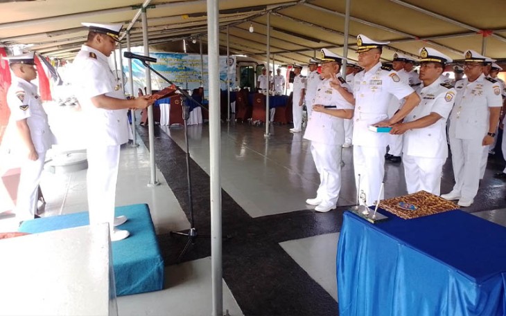 Kegiatan serah terima dilaksanakan di geladak utama KRI Teluk Lampung-540 yang sedang sandar di Dermaga Demak Selatan BD-1 Koarmada II, Surabaya, dipimpin Komandan Satlinlamil 2 Surabaya Kolonel Laut (P) Yulis Andreas Lorentius, M.Tr.Hanla., M.M dengan Komandan Upacara Mayor Laut (T) Erick Batubara yang sehari-hari menjabat sebagai Kepala Departemen Mesin (Kadepsin) KRI TLP-540.
