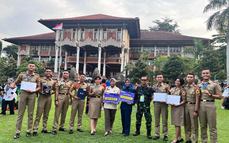 Foto Bersama usai acara