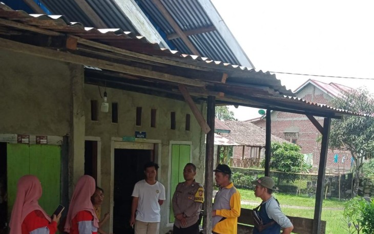 Bhabinkamtibmas Polsek Lebong Utara Ikuti Survei Rumah Tangga Miskin Ekstrim