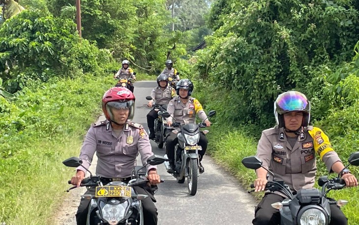 Bhabinkamtibmas Polsek Lebong Selatan Patroli Kamtibmas