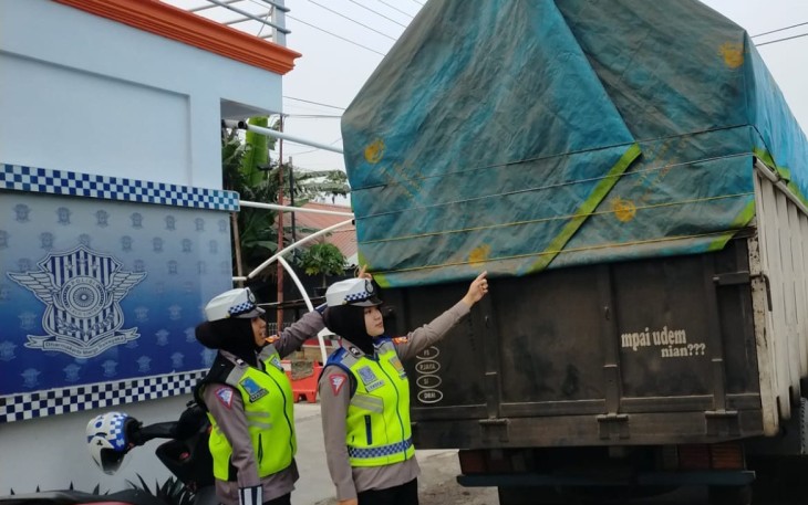 Satlantas Polres Kepahiang Tindak Truk Kelebihan Muatan