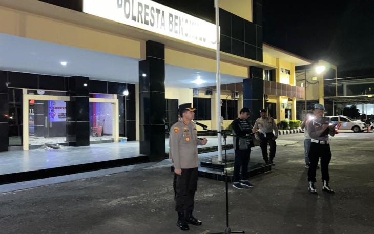 Kapolresta Saat Pimpin Apel Malam Dan Berikan Arahan Penting 