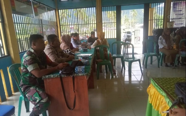Bhabinkamtibmas Polsek Lebong Utara Hadiri Musdessus Penetapan Penerima BLT DD