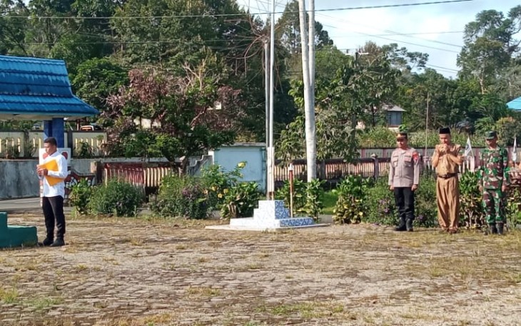 Kapolsek Lebong Atas Hadiri Upacara Bulanan Bersama Unsur Tripika