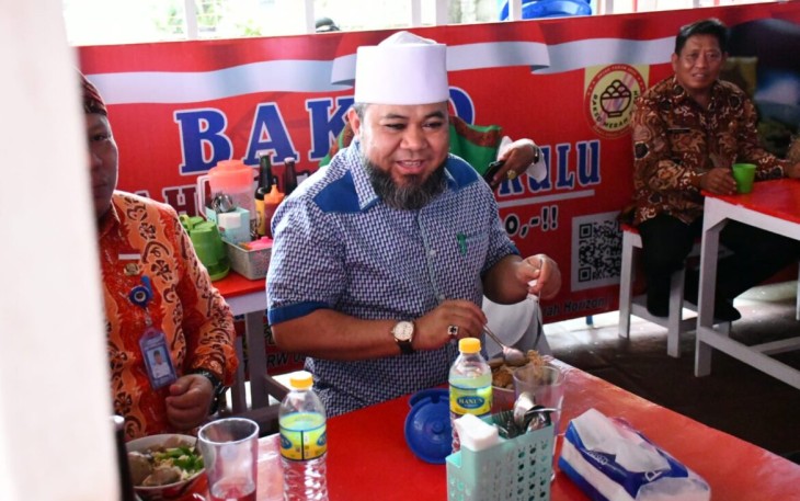Wali Kota Helmi Hasan Launching Bakso Merah Putih 