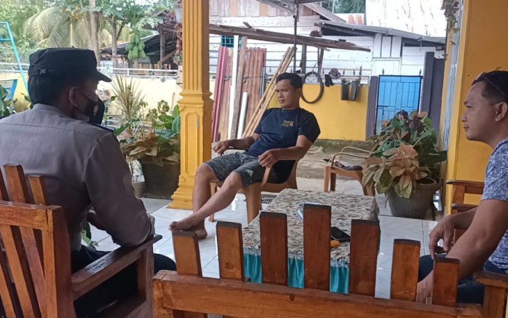 Personel Polsek Air Besi Sambangi Warga untuk waspada terhadap gangguan Kamtibmas
