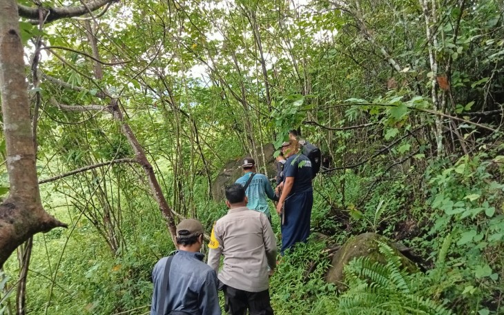 Pengamanan Hari Kedua Pemasangan Patok Tapal Batas PT Power Mandiri dengan Lahan Warga