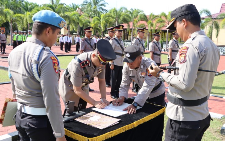 Kapolres Mukomuko Pimpin Sertijab Kapolsek Jajaran