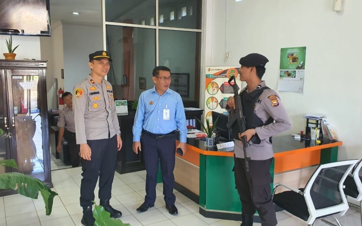 Kapolsek Giri Mulya lakukan Patroli dan Pengecekan Personil Pam Obvit di Wilkum Polsek Giri Mulya