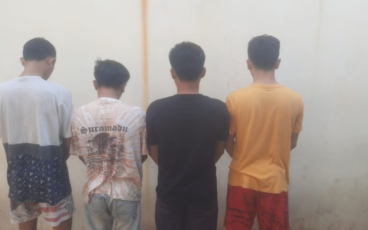 4 terduga pelaku saat diamankan