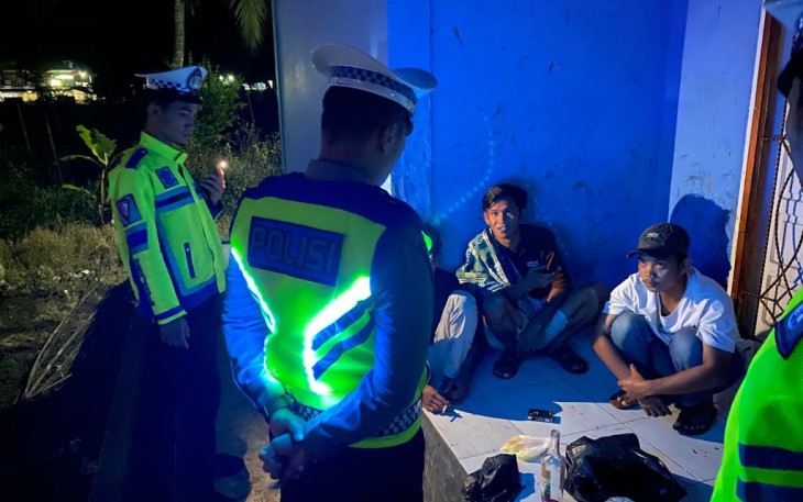Patroli, Polisi Temukan Remaja Minum Tuak, Anggur Merah dan Ngelem Aibon