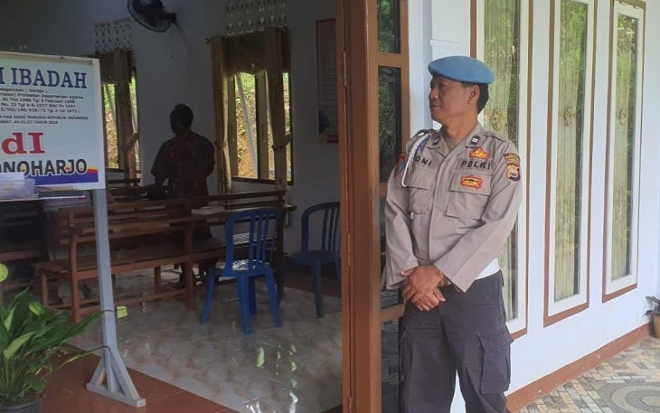 Polsek Giri Mulya Lakukan Pengamanan Ibadah Minggu di Gereja Wilkum Polsek Giri Mulya
