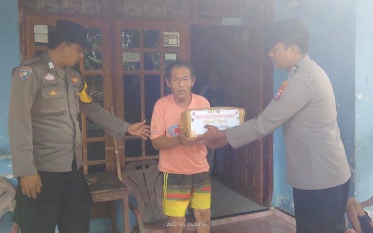 Warga Kecamatan Kota Manna dan Kecamatan Pasar Manna Terima Bantuan Sosial dari Polsek Kota Manna