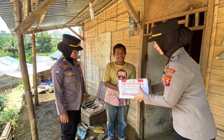 Sat Binmas Polres Kepahiang Salurkan Bantuan Kemanuasian Untuk Negeri