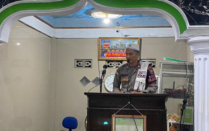Safari Ramadan,  Dai Polri Berikan Ceramah Kamtibmas di Masjid Mustaqim 