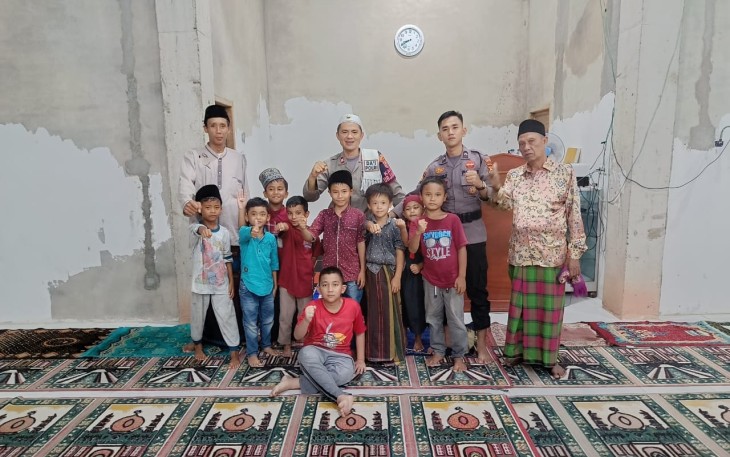 Dai Polri Polres Bengkulu Selatan Sampaikan Tausiah Usai Shalat Trawih Berjamaah