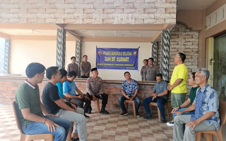 Jumat Curhat, Kasat Intelkam Polres Bengkulu Selatan Mendengarkan Keluhan Dan Permasalahan Dari Masyarakat